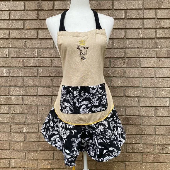 DII Queen Bee Ruffle Apron - Picture 6 of 6